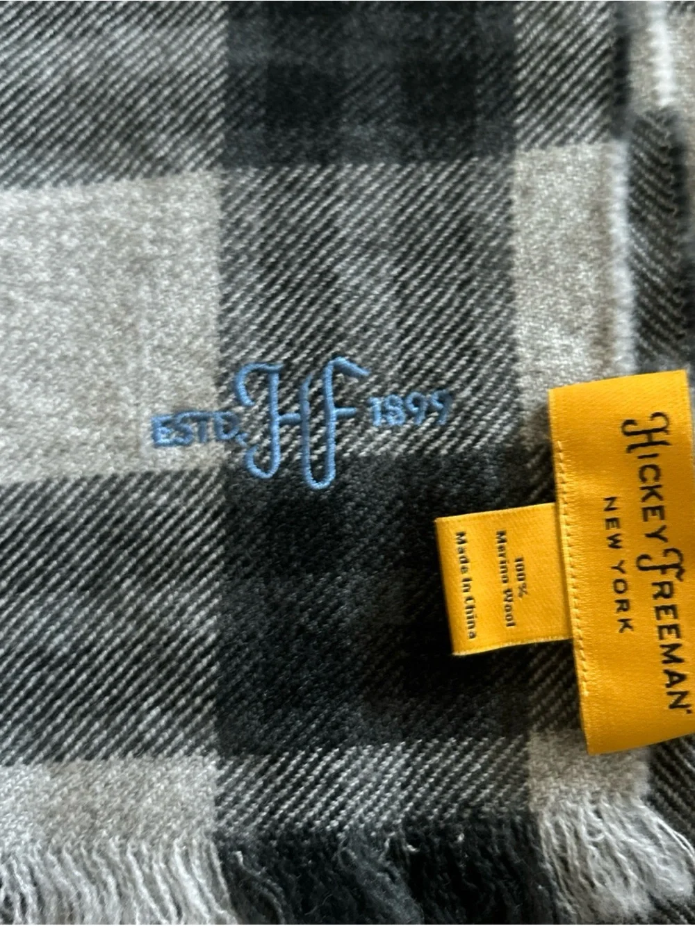 HICKEY FREEMAN 100% Merino Wool Scarf Gray Plaid Quiet Luxury Preppy Collegiate